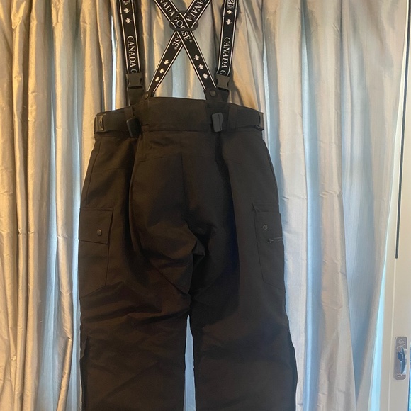 Canada Goose Women’s Snow Cargo Pants, Size Large, Black - Picture 6 of 7